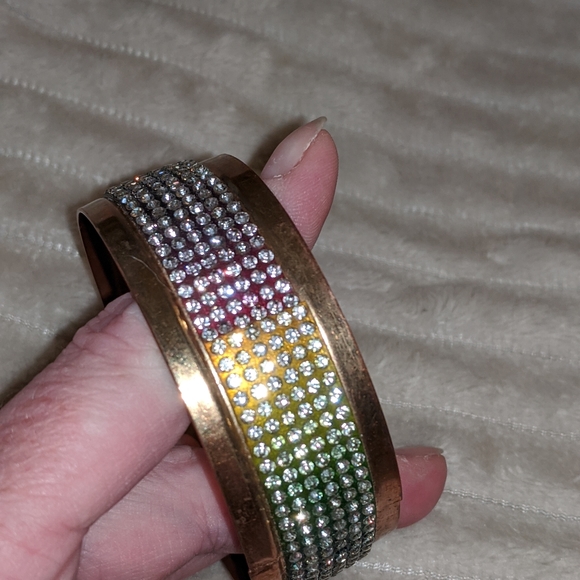 BEAUTIFUL Vintage Rainbow w/Cubic Zirconia Stones Bangle Bracelet - Picture 5 of 10